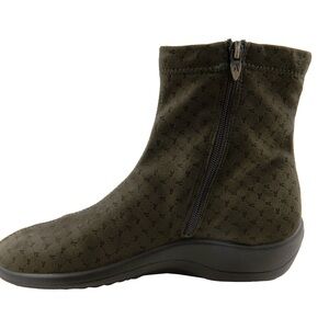 Arcopedico Women’s Boot Jasper in Olive NWT